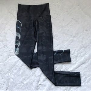 Coalition Snow Midnight Banshee Leggings Size Small Gray Moon Baselayer Winter